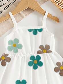 SHEIN Playful Pals 女婴彩色蓝色碎花针织可爱舒适吊带白色连衣裙，夏季外出度假必备 - 彩色 - 查看 3