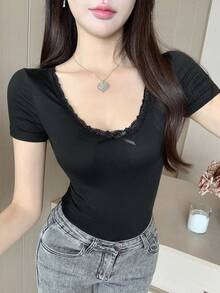 DAZY 女士夏季蕾丝拼接蝴蝶结装饰修身吊带背心，休闲性感款 - 黑色 - 查看 2