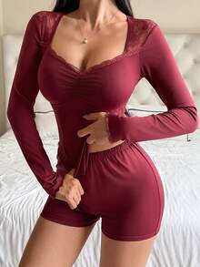 DAZY Bộ đồ ngủ 2 món gồm áo dài tay và quần ngắn phối ren, thích hợp cho mùa hè/xuân, dành cho nữ. - Màu Đỏ Sâu - Xem 5