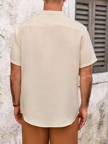 VENTUSAIL 男士纯色V领短袖休闲口袋衬衫 - 米色 - 查看 2