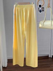 Comfortcana Celana Jogging Wanita Kasual untuk Sehari-hari, Berpergian, Sekolah, Olahraga, Pinggang Elastis, Garis Kontras di Samping, Longgar, Kaki Lebar, Musim Semi/Panas - Angsa kuning - View 2