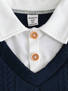 SHEIN Streecool Kids 2件套男童休闲刺绣二合一提花面料短袖T恤和短裤，舒适套装，适合日常休闲户外活动，春夏穿着。 - 藏蓝色 - 查看 3