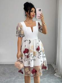 SHEIN Elenzya Đầm ngắn tay màu trắng phối lưới hoa hồng thanh lịch dành cho nữ, kiểu dáng thường ngày, thích hợp cho kỳ nghỉ, đi chơi, hẹn hò, dự tiệc, dã ngoại. - trắng - Xem 3