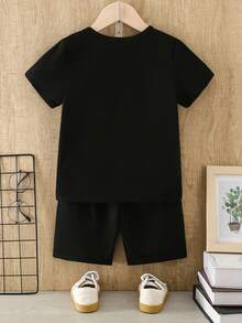2件套幼儿男童休闲创意图案67闪电爆炸印花短袖T恤和短裤套装，舒适百搭，适合春、夏、秋季日常穿着。 - 黑色 - 查看 2
