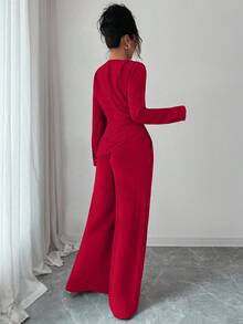 Rafferiza 2件套女士纯色褶边不对称下摆长袖套装 - 紅色 - 查看 2
