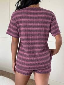 SHEIN EZwear Bộ đồ nữ dệt kim kẻ sọc màu tím, bộ hai mảnh mặc nhà mùa hè, bộ đồ dệt kim hai mảnh kẻ sọc, bộ đồ hai mảnh thoải mái, bộ đồ đi nghỉ mát cho nữ, bộ đồ phối hợp cho nữ, bộ hai mảnh ngắn cho nữ, bộ đồ hai mảnh thường ngày cho nữ, bộ đồ hai mảnh thường ngày cho nữ, bộ đồ hai mảnh phong cách retro cho nữ, bộ đồ Zoey, bộ đồ hai mảnh mặc nhà - Hồng - Xem 2