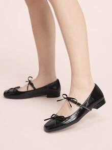 CUCCOO DOLLMOD Zapatos planos de estilo Mary Jane con punta cuadrada, lazo y correa de hebilla en el tobillo, en color negro, de estilo lindo y elegante para ir al trabajo - Negro - Ver 5