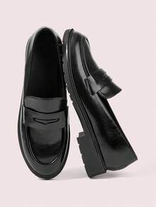 CUCCOO DOLLMOD 女士黑色乐福鞋，圆头厚底，一脚蹬，休闲通勤学院风办公鞋 - 黑色 - 查看 2