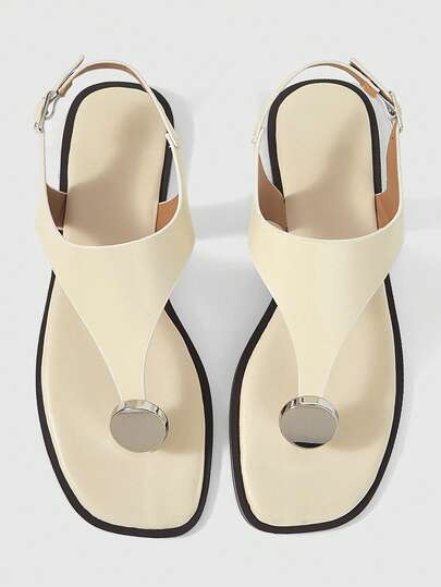 Sleekvia Sandalias planas cómodas y resistentes al desgaste para mujer, versátiles, con detalles metálicos para uso en exteriores