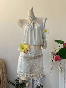 SuriyaCove 时尚甜美修身亮片刺绣A字迷你裙 - 杏色 - 查看 3