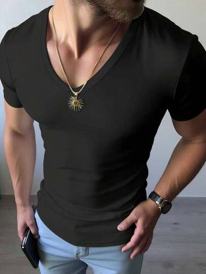 Manfinity Men's Solid Color Minimalist Casual Short Sleeve T-Shirt