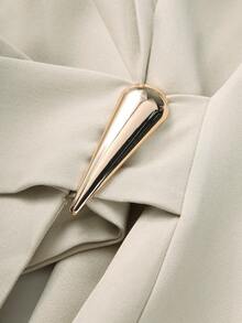 Franclia Áo blazer nữ mùa xuân/hè kiểu Pháp thanh lịch, chất liệu ren kẻ sọc, thích hợp cho công sở, nghỉ dưỡng, tiệc trà chiều lãng mạn, bãi biển, có ve áo, thắt eo, điểm nhấn kim loại, thiết kế dài ôm eo. - Màu be - Xem 4