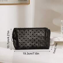 1个女士化妆包，网状爱心植绒装饰，时尚简约网状爱心设计，大容量，便携式化妆包，适合日常生活和旅行，可收纳化妆品、洗漱用品，是馈赠佳品。拉链设计，方便收纳美甲用品。这款化妆包用途广泛，可用于旅行、化妆、收纳、旅行必备、化妆品整理、化妆包、洗漱包、桌面收纳、化妆包、化妆袋、梳妆台配件等。 - 黑色 - 查看 7