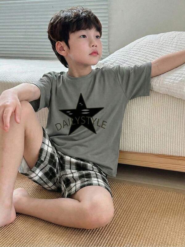 2pcs/Set Boys' Minimalist Unique Star Pattern Placement Print Elegant Grey Round Neck Short Sleeve Top Paired With Classic Black & White Plaid All-Over Print Shorts, Casual Comfortable Loose Fit Pajama Set