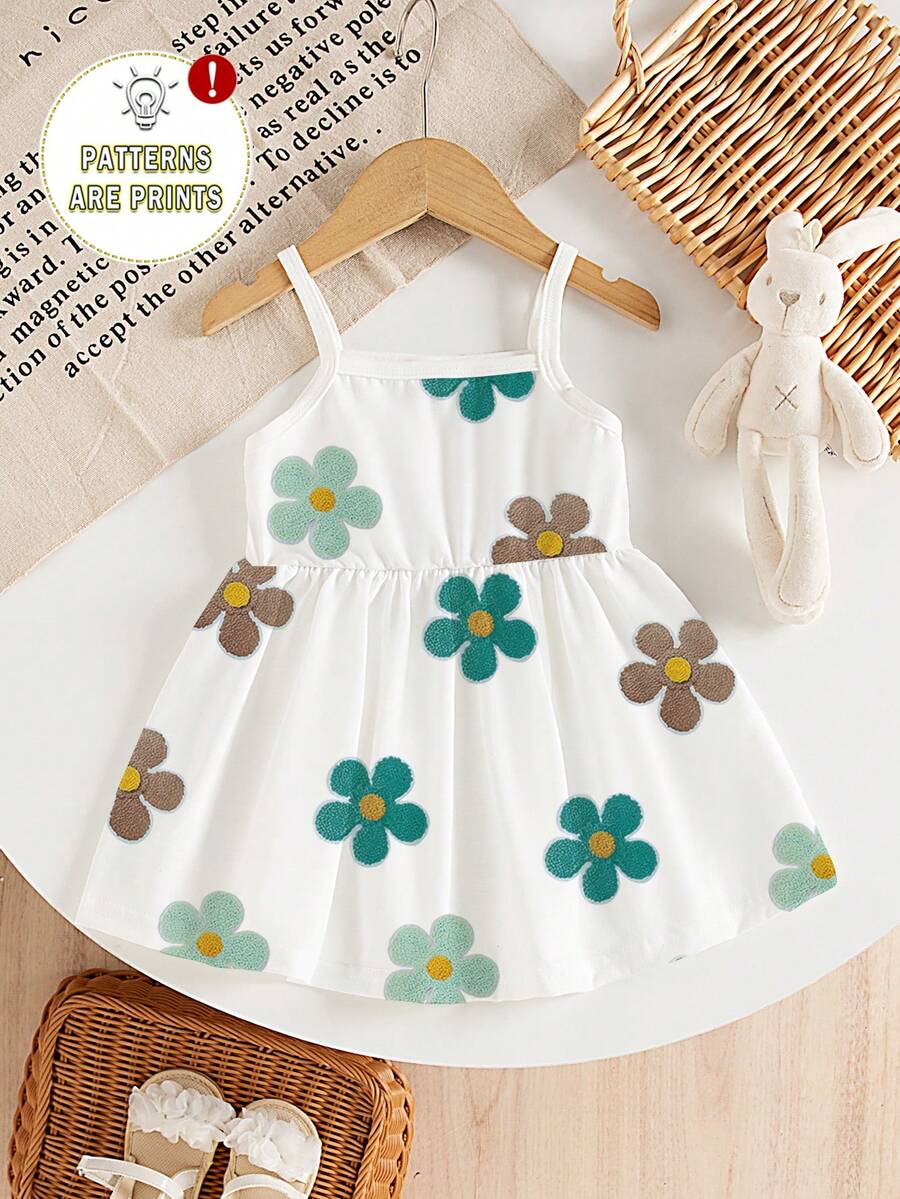 SHEIN Playful Pals 女婴彩色蓝色碎花针织可爱舒适吊带白色连衣裙，夏季外出度假必备 - 彩色 - 查看 1