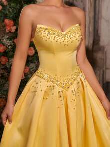 Glamrae 优雅的黄色无肩带连衣裙，饰有奢华的手工串珠和水钻，蓬松的裙摆，可调节的系带后背，适合约会、海滩度假、生日、派对、婚礼、毕业典礼、正式场合等各种场合。 - 黃色 - 查看 2