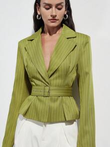 Aveloria Modichic 橄榄绿细条纹女士西装外套，收腰宽肩设计，配有可调节腰带，简约都市时尚风格，通勤休闲皆宜。 - 綠色 - 查看 3