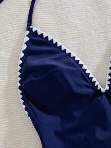 Bonvoyette 优雅纯色V领撞色荷叶边连体泳衣，春夏女士连体比基尼，女士连体泳衣，女士泳装，女士节日服装，女士派对服装，沙滩装，婚礼宾客礼服，女士优雅连衣裙 - 藍色 - 查看 3