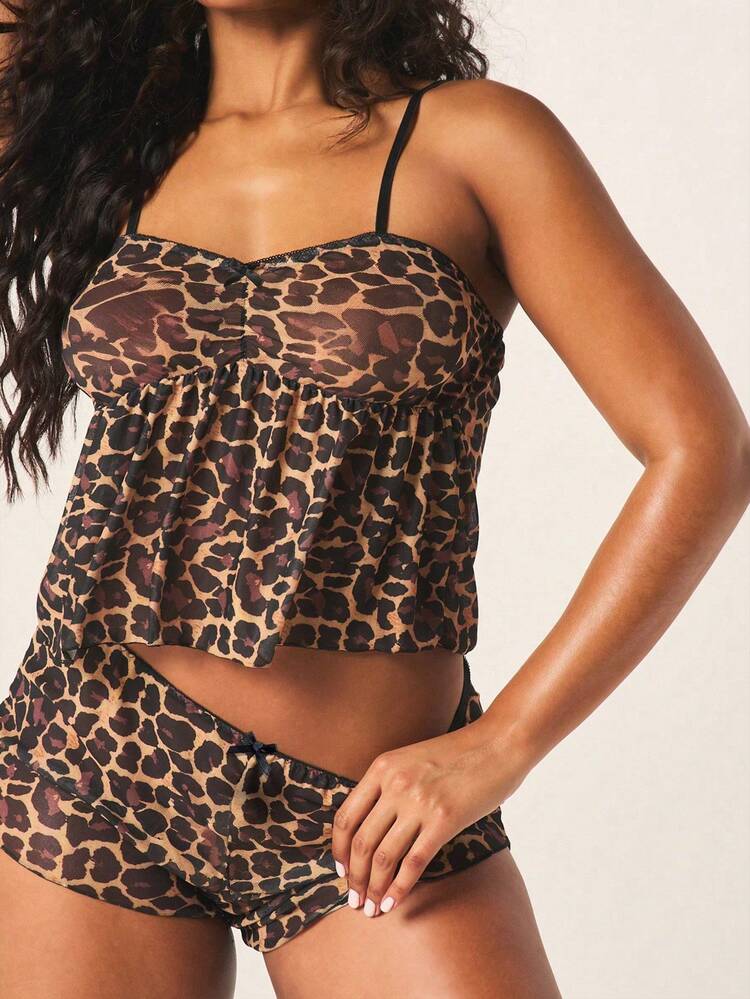 MISSGUIDED Conjunto de pijama de top tipo camiseta y shorts con estampado de leopardo - Ropa de dormir y de estar en casa de verano para mujer - Conjunto de dos piezas sin mangas con estampado animal
