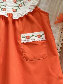 SHEIN Vintaside Kids 女宝宝夏季新款简约可爱彼得潘领蝴蝶结刺绣蕾丝装饰前口袋设计后开襟公主裙，休闲时尚 - 橘色 - 查看 6
