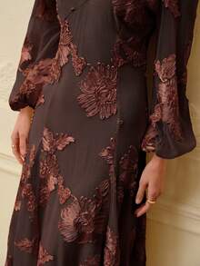 ZEYLAH V-Neck Ruched Waist Fitted Flared Hem Cutout Floral Dress, Autumn/Winter - Coffee Brown - View 2