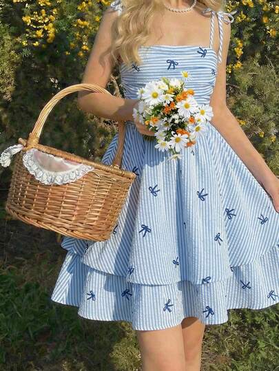 SHEIN Tween Girls' Woven Solid Color Bubble Pleated Double Layer Dress Casual Strappy French Fairy Dress ,Vacation Girls Matching Dresses Blue Striped Dress Girls Aesthetic Dresses For Summer Girls Tween Blue And White Dress