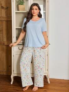Serenescape Conjunto de pijama casual con top de camiseta de manga corta de cuello redondo y unicolor holgado en talla grande, combinado con pantalones rectos de pierna ancha con estampado floral - Multicolor - Ver 3