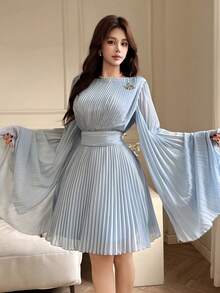 Feyla New Elegant Blue Pleated Dress, Chic & Luxurious, Suitable For Party, Vacation, And Commute - Blue - View 5