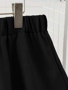 GlowEve CURVE Große Größen einfarbige Bluse mit bestickter Schleife und Passe, Langarm Business-Casual Elegant Regular, einfarbiger Taillenrock Business-Casual Elegant Regular, Frühling/Herbst Regular 2-Teiliges Set - Schwarz - Übersicht 8