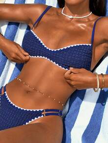 Swim Vcay 2 pièces Ensemble de bikini bandeau réglable en tissu texturé bleu marine avec dentelle blanche, style vacances. Maillot de bain deux pièces bleu marine, bikini violet pour vacances, bikini bleu marine avec bordure ondulée, ensembles de bikini texturés pour femmes, maillots de bain deux pièces pour femmes, tenues de plage deux pièces pour femmes - Bleu marine - Voir 3