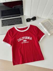 SHEIN EZwear Áo thun nữ dáng ngắn ôm sát, họa tiết tối giản, phối màu tương phản, thích hợp cho mùa hè, in hình California. - Đỏ - Xem 2