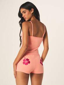 MISSGUIDED Conjunto de pijama con parte superior tipo camiseta y shorts cortos con estampado de hibisco, base de color rosa coral y gráficos florales bordados - Naranja - Ver 2