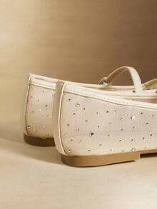 Rosivie Women's Buckle Design Square Toe Fashionable Flat Shoes - Apricot - View 4