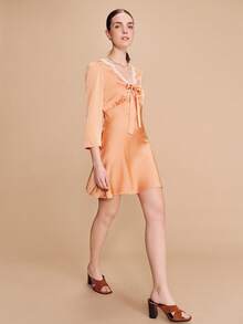 lacRébo 橙色缎面迷你连衣裙，蕾丝边V领，正面系带蝴蝶结，可爱春夏风，法式巴黎风。 - 橘色 - 查看 3