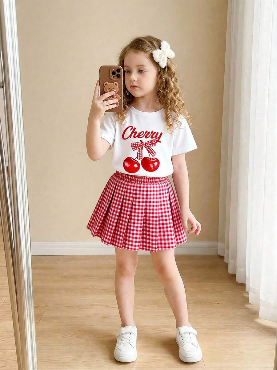 Elladie kids 2件組少女短袖上衣與裙子套裝，櫻桃字母印花T恤搭配紅色格紋百褶裙，夏季校園格紋穿搭