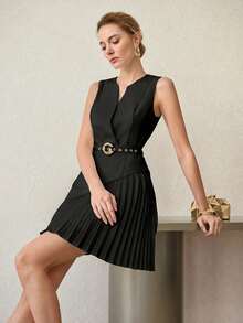 MOTF PREMIUM 极简通勤风束腰褶裥V领短款连衣裙，春夏款 - 黑色 - 查看 1