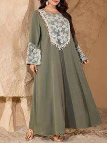 Al Najma Women's Floral Patchwork Shell Tassel Decor Loose Elegant Plus Size Turkish Dress - Green - View 4