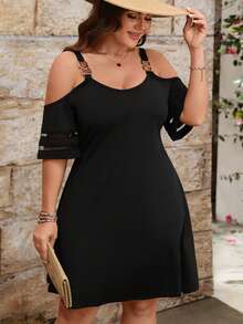 GlowEve CURVE Vestido preto casual elegante de verão com ombros à mostra, manga curta e modelagem ombro a ombro, ideal para férias. Disponível em tamanhos grandes. Ideal para usar como saída de praia ou maiô. Roupas de verão femininas plus size. - Preto - Ver 3