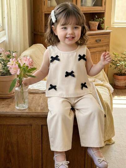 SHEIN Playful Pals 2件/組 中性 0-3歲 白色夏季可愛家庭套裝 時尚3D蝴蝶結裝飾無袖上衣與長褲套裝 嬰兒女童休閒居家服