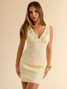 SHEIN BAE 春夏沙滩度假粉色亚麻花卉刺绣修身上衣/条纹上衣/刺绣上衣/装饰上衣/夏季吊带背心/伊比沙岛/沙滩上衣/法国南部度假/意大利上衣 - 淡黃色 - 查看 3