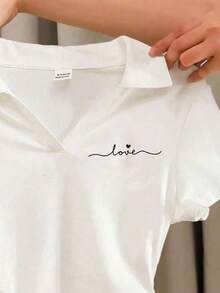 时尚简约字母图案，少女纯色休闲V领修身侧褶短款Polo衫，适合春夏日常、上学、运动、户外、度假、居家穿着。 - 彩色 - 查看 3