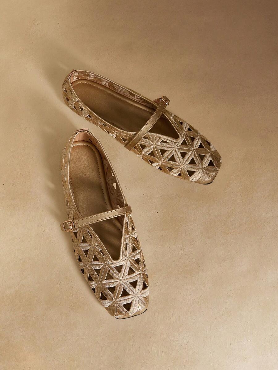 Rosivie Sepatu Loafer Slip-On Kasual Wanita dengan Desain Gesper dan Bagian Dalam Berongga - Emas 1 - View 1