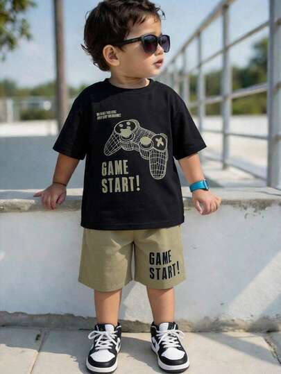 SHEIN Young Boy New Arrival Casual Minimalist, Cute Cartoon Pattern, Classic Fashion, Game Console, Color Blocking, Style, Sporty Style, Loose & Comfortable Round Neck Short Sleeve T-Shirt, Suitable For Spring & Summer