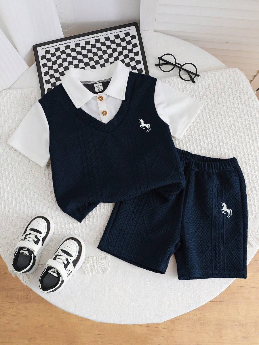 SHEIN Streecool Kids 2件套男童休闲刺绣二合一提花面料短袖T恤和短裤,舒适套装,适合日常休闲户外活动,春夏穿着。 - 藏蓝色 - 查看 1