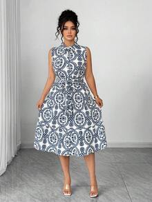 SHEIN CURVE+ 大码女士优雅印花系带无袖连衣裙 蓝白中长连衣裙 翻领中长连衣裙 女士碎花中长连衣裙 印花茶会连衣裙 无袖中长连衣裙 婚礼宾客礼服 女士曲线大码夏季连衣裙 女士连衣裙 大码女士夏季套装 - 彩色 - 查看 3
