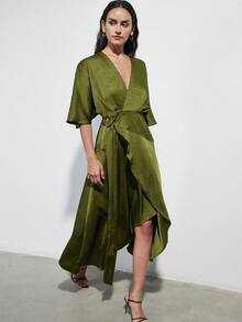 Aveloria Modichic 橄榄绿缎面交叉系带连衣裙，V领宽袖，不对称下摆，简约都市通勤优雅休闲百搭中长连衣裙 - 綠色 - 查看 6