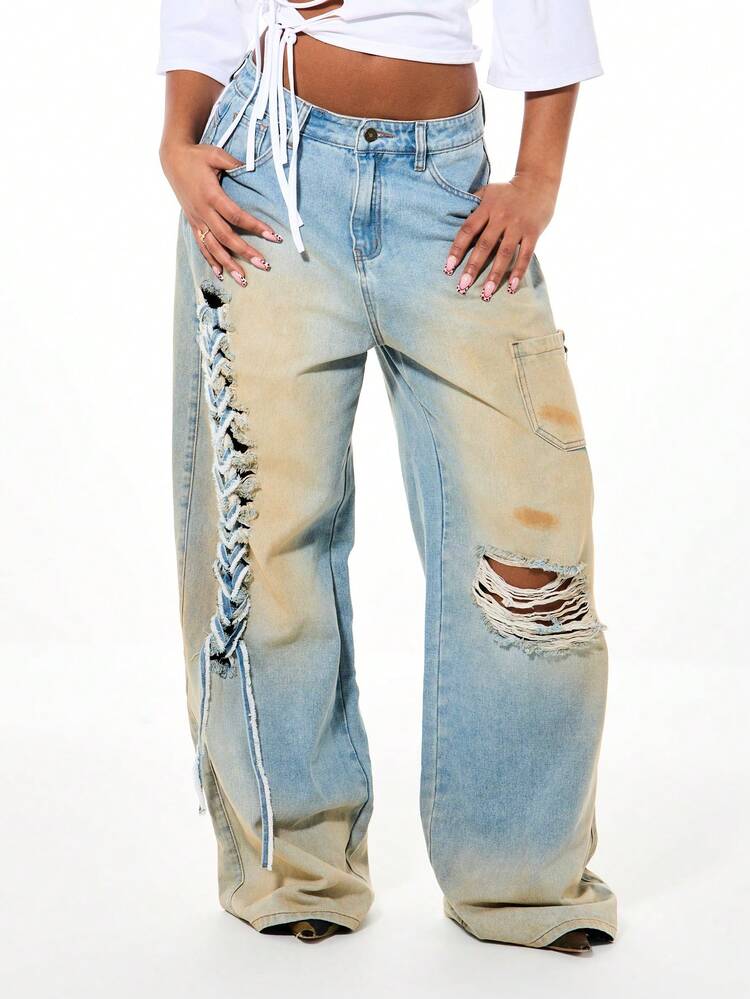 SUMWON Calça Denim Feminina Vintage com Perna Larga Desgastada, Detalhe de Renda Macramê com Amarração Lateral, Joelho Rasgado, Bolsos Emendados, Lavagem Vintage
