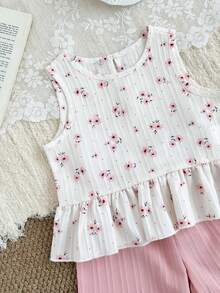 SHEIN 2 pièces/Set Tenue d'été pour filles, 4-7 ans, Top sans manches à col rond beige avec motif floral mignon, Short à taille élastique avec volants roses, Vêtements décontractés doux et confortables, Convient pour le printemps/l'été, Peut être offert en cadeau - Rose bonbon - Voir 5