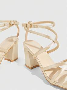 CUCCOO SZL 女士金属细带粗跟凉鞋，魅力金色绑带凉鞋，适合夏季毕业舞会、度假、返校、大学生、派对、时尚、迪斯科、夜生活、春季、春假、复活节、圣诞节等场合。 - 杏色1 - 查看 3