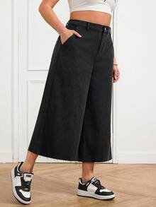 SHEIN CURVE+ Quần jeans nữ cỡ lớn cạp cao, có túi, ống rộng, dáng suông, dài đến 7/8, thích hợp cho mùa xuân hè, lễ hội, đi làm, nghỉ mát, tốt nghiệp, phong cách Y2K, dễ thương, thời trang đường phố, dự tiệc, đám cưới, thanh lịch, công sở, thường ngày. Quần jeans nữ cạp cao ống rộng với gấu quần rách, quần denim đen dáng lửng, quần denim tối giản, quần jeans thoải mái khi đi làm, quần jeans thời trang nữ, quần jeans tối giản thanh lịch. - màu đen - Xem 3